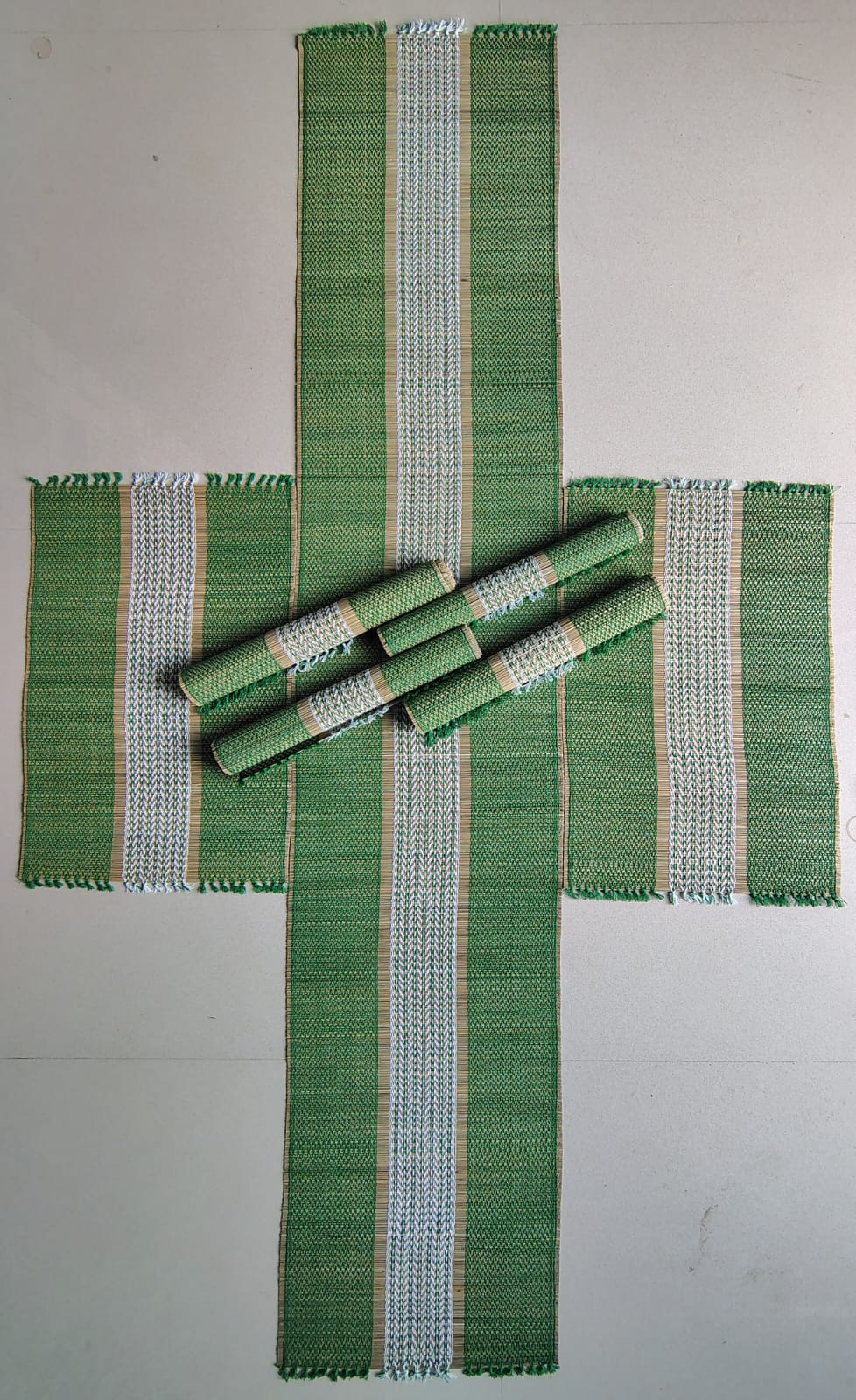 Handmade Dinning Table Runner and Placemat set ( 1 Runner + 4 Placemat  in Green Set Of 1 Eco Friendly Table ware hand woven Natural Grass  Runner Size 60 x 18 inches , Placemat size 12 x 18 Inches